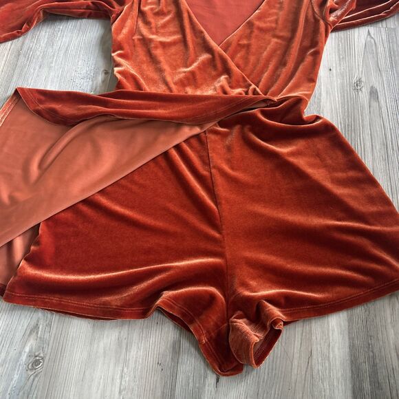 Urban Outfitters Long Sleeved Velvet Jumpsuit Romper Terra-Cotta Orange Size XS - Picture 6 of 8